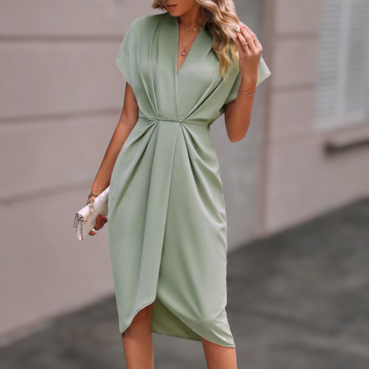 Simone™ – Classique Robe Plissée à Col en V